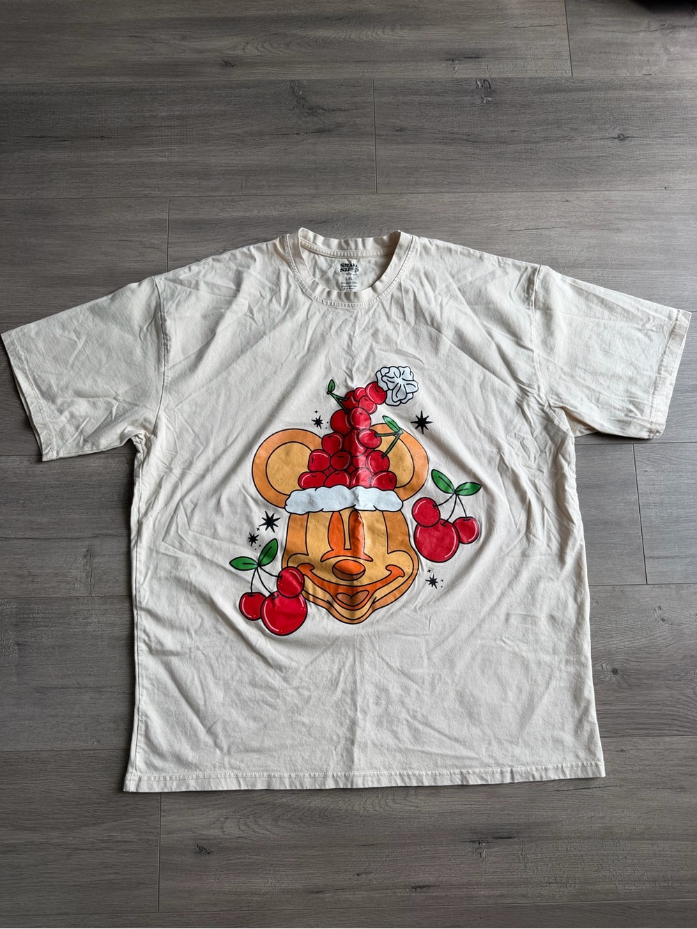 Mickey Waffle - Cherry Santa Mickey oversized t-shirt - size L/XL